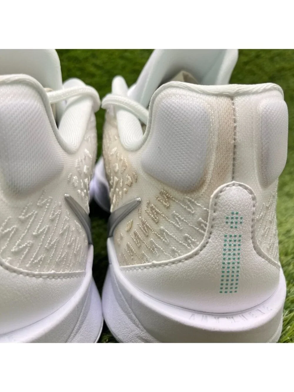 Nike Sabrina 2 White Silver Womens Size 15 Mens 13.5 Basketball Shoes Sneakers